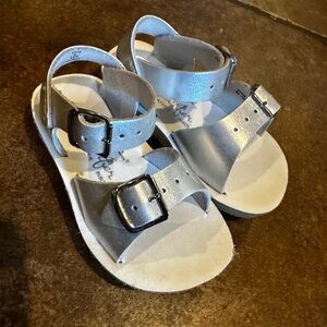 Silver Sun San’s. Size 5